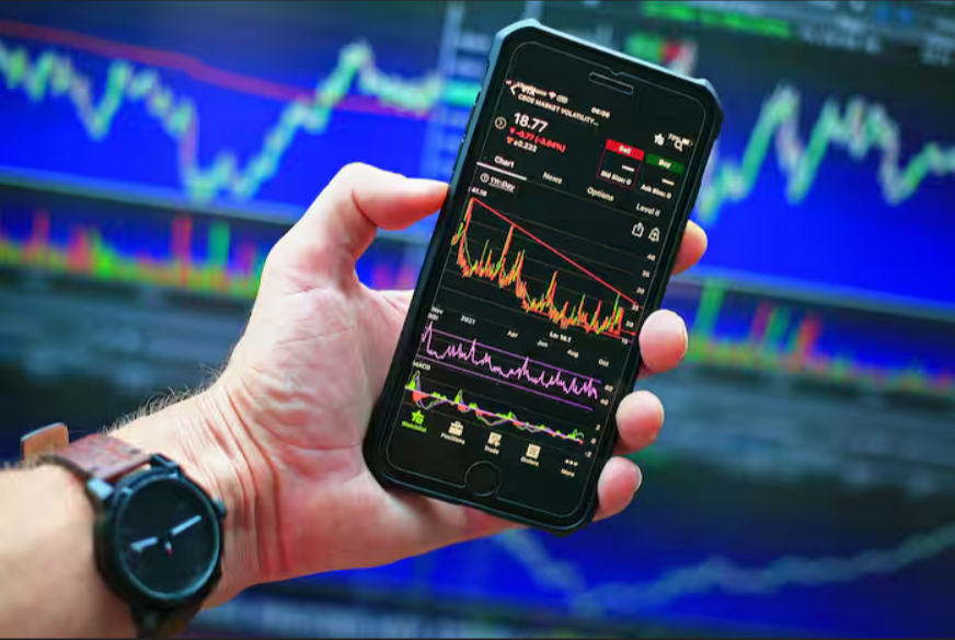 stock-market-6693060_1280-jpg-AVIF-Image-700-×-466-pixels-